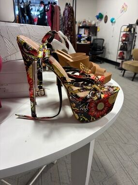 Women’s shoes
